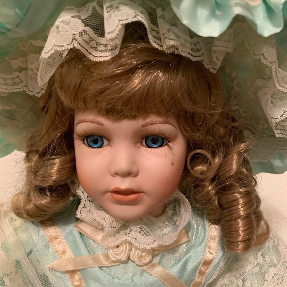 Elegant Collectible Porcelain Doll - Picture 3 of 12